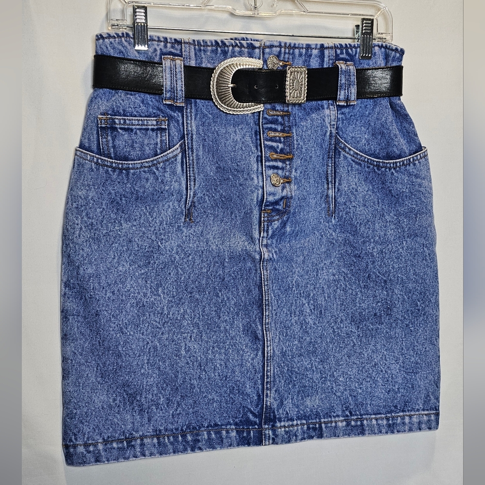 Vintage Nuovo High Waisted Button Fly Medium Wash Denim Mini Skirt Pockets